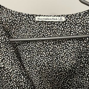 Size XL but fits medium